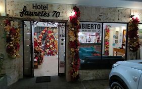 Hotel Laureles 70
